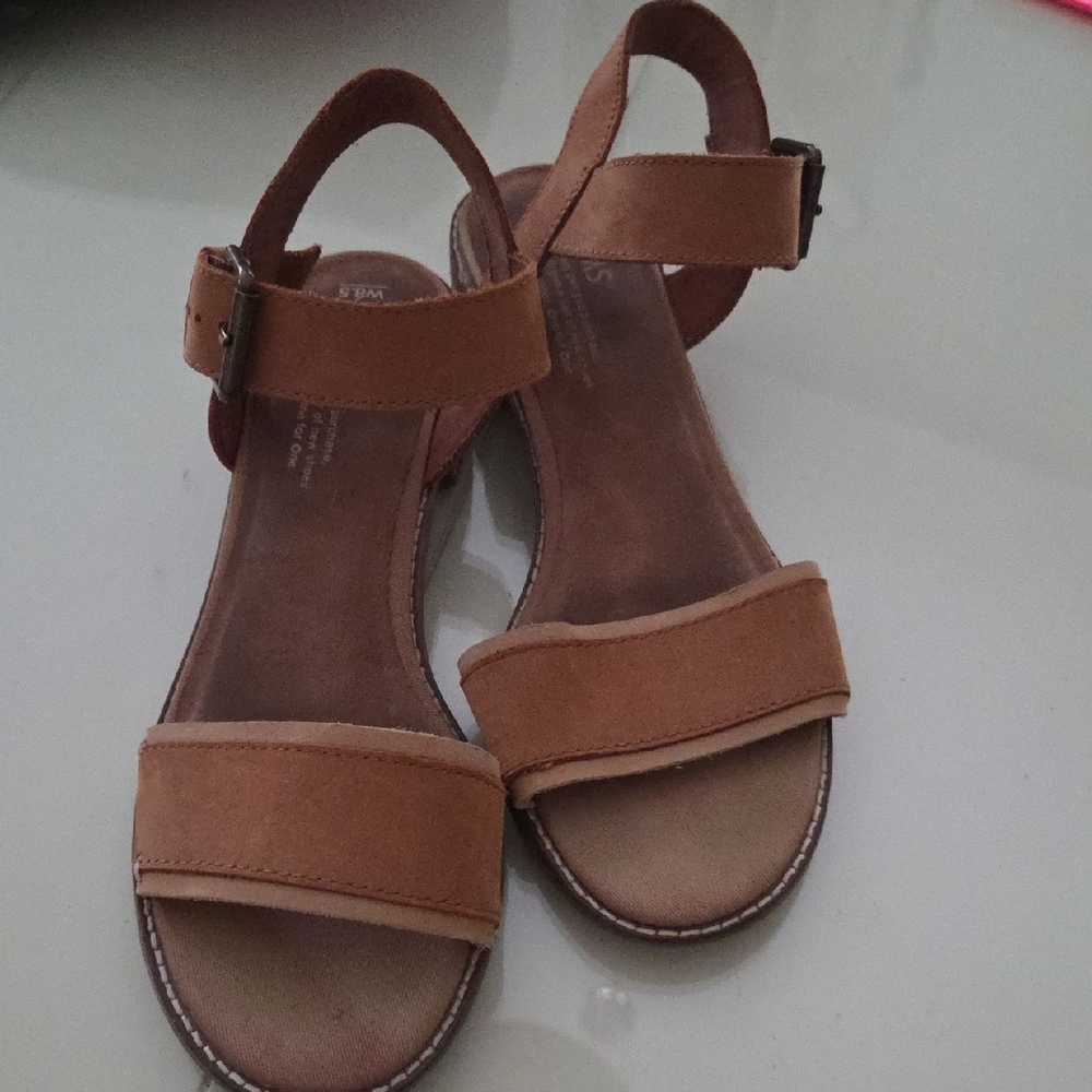 Toms Women's Brown Buckle Leather Sandals, 8.5, 😍